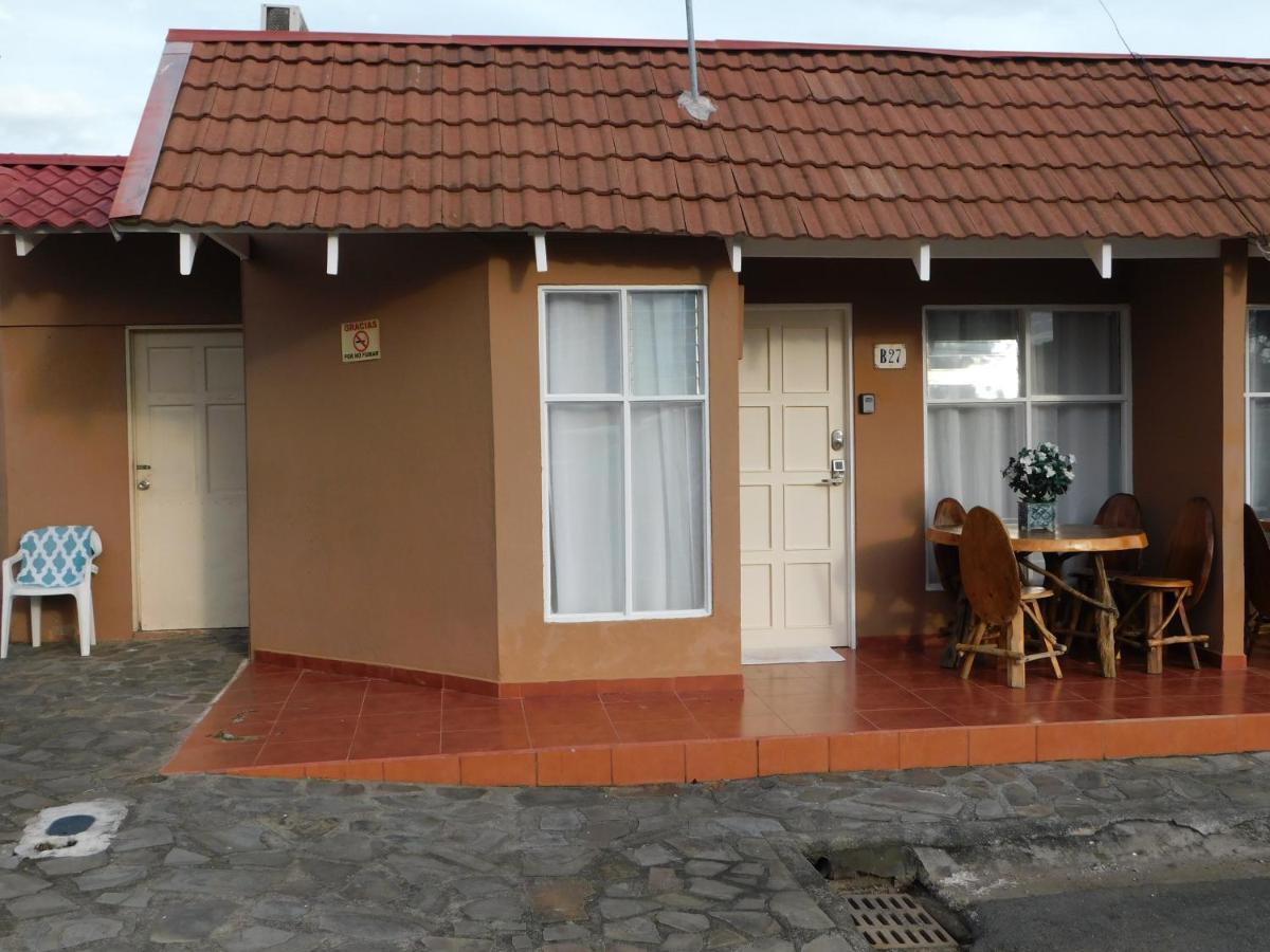 Condo Villa B27 Sleeps Five People - B28 Sleeps Six People - Price Includes Housekeeping Fees Not Taxes - Very Close To The Pool And Beach! Jacó Eksteriør bilde