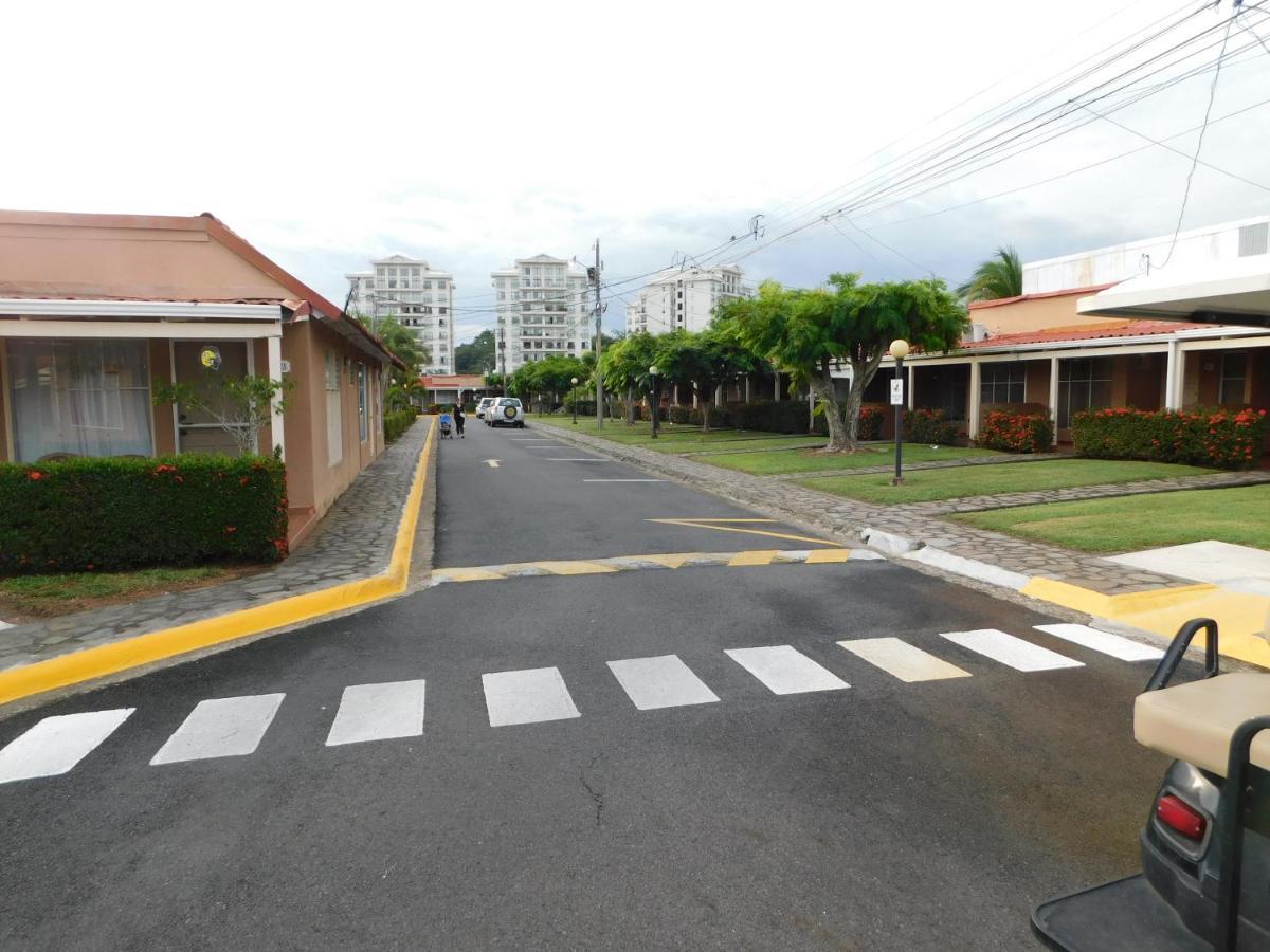 Condo Villa B27 Sleeps Five People - B28 Sleeps Six People - Price Includes Housekeeping Fees Not Taxes - Very Close To The Pool And Beach! Jacó Eksteriør bilde