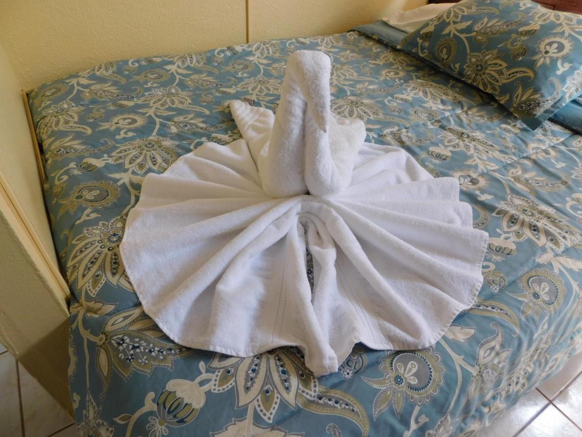 Condo Villa B27 Sleeps Five People - B28 Sleeps Six People - Price Includes Housekeeping Fees Not Taxes - Very Close To The Pool And Beach! Jacó Eksteriør bilde