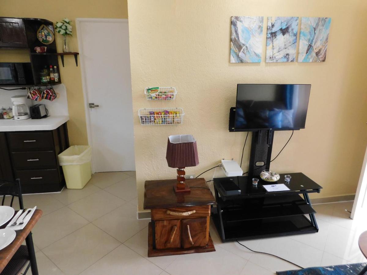 Condo Villa B27 Sleeps Five People - B28 Sleeps Six People - Price Includes Housekeeping Fees Not Taxes - Very Close To The Pool And Beach! Jacó Eksteriør bilde