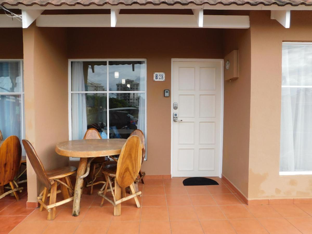 Condo Villa B27 Sleeps Five People - B28 Sleeps Six People - Price Includes Housekeeping Fees Not Taxes - Very Close To The Pool And Beach! Jacó Eksteriør bilde