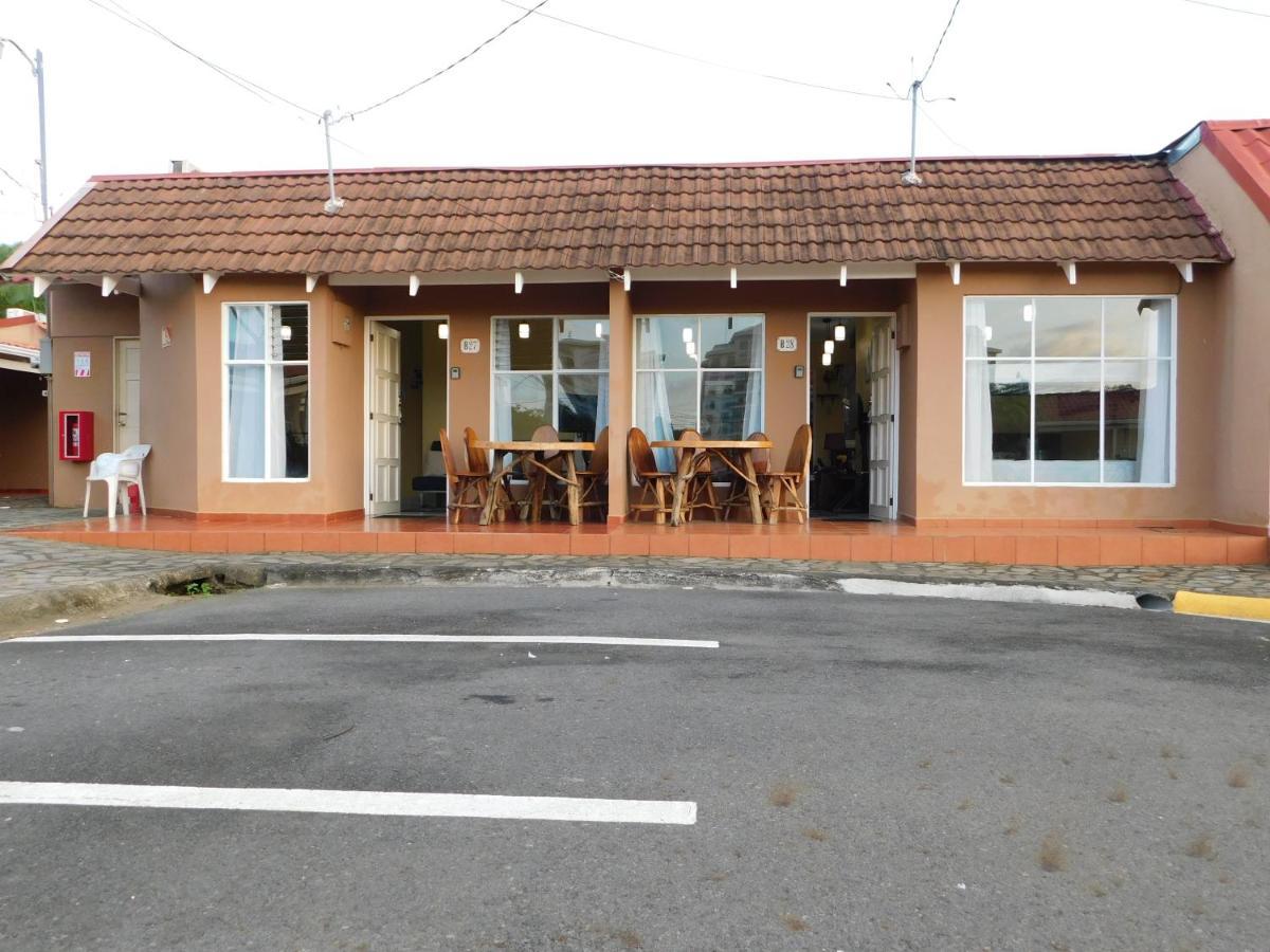 Condo Villa B27 Sleeps Five People - B28 Sleeps Six People - Price Includes Housekeeping Fees Not Taxes - Very Close To The Pool And Beach! Jacó Eksteriør bilde